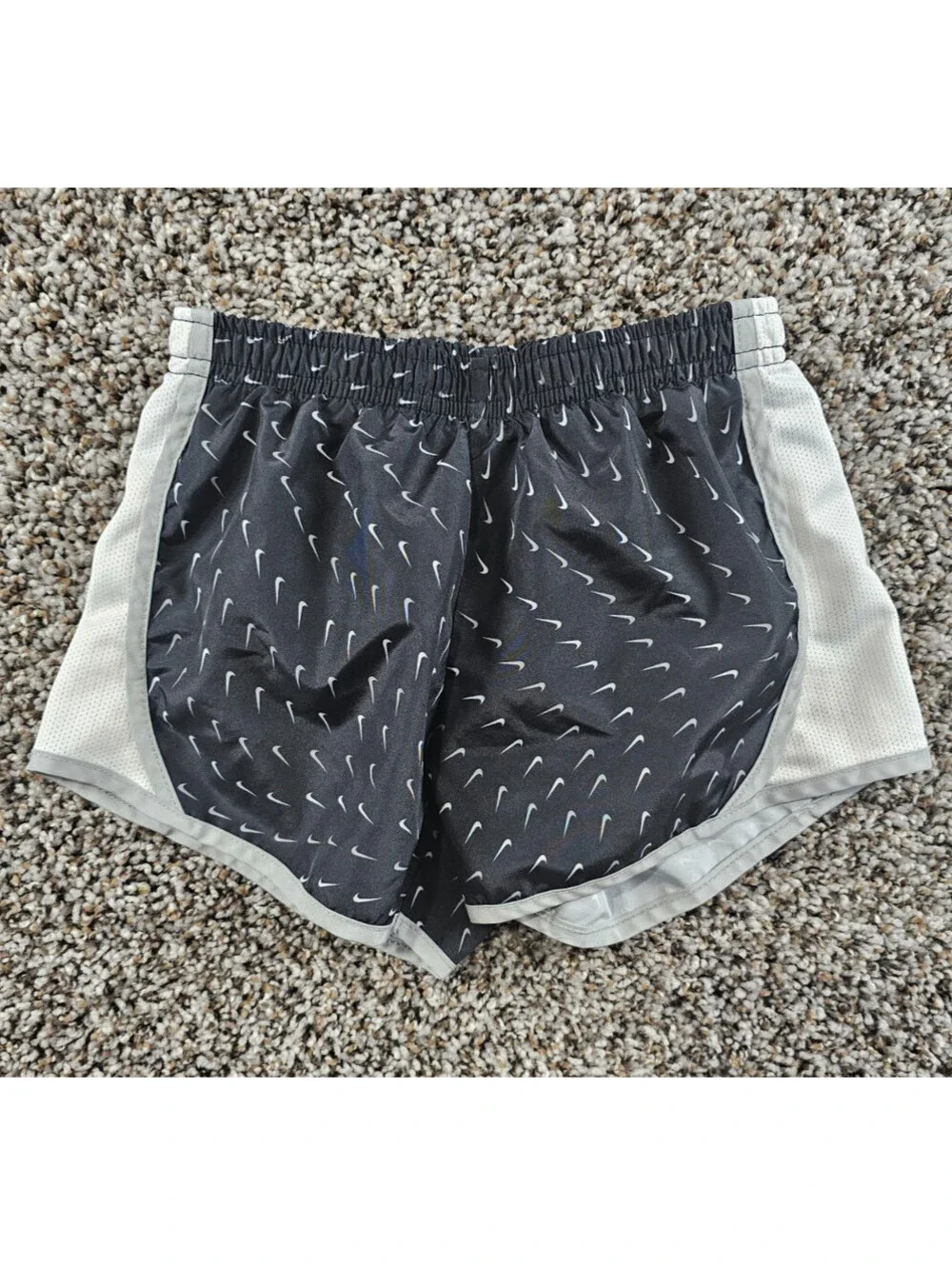 Nike Dri Fit Girls Sz 4 Athletic Running Shorts Black White Loose Fit